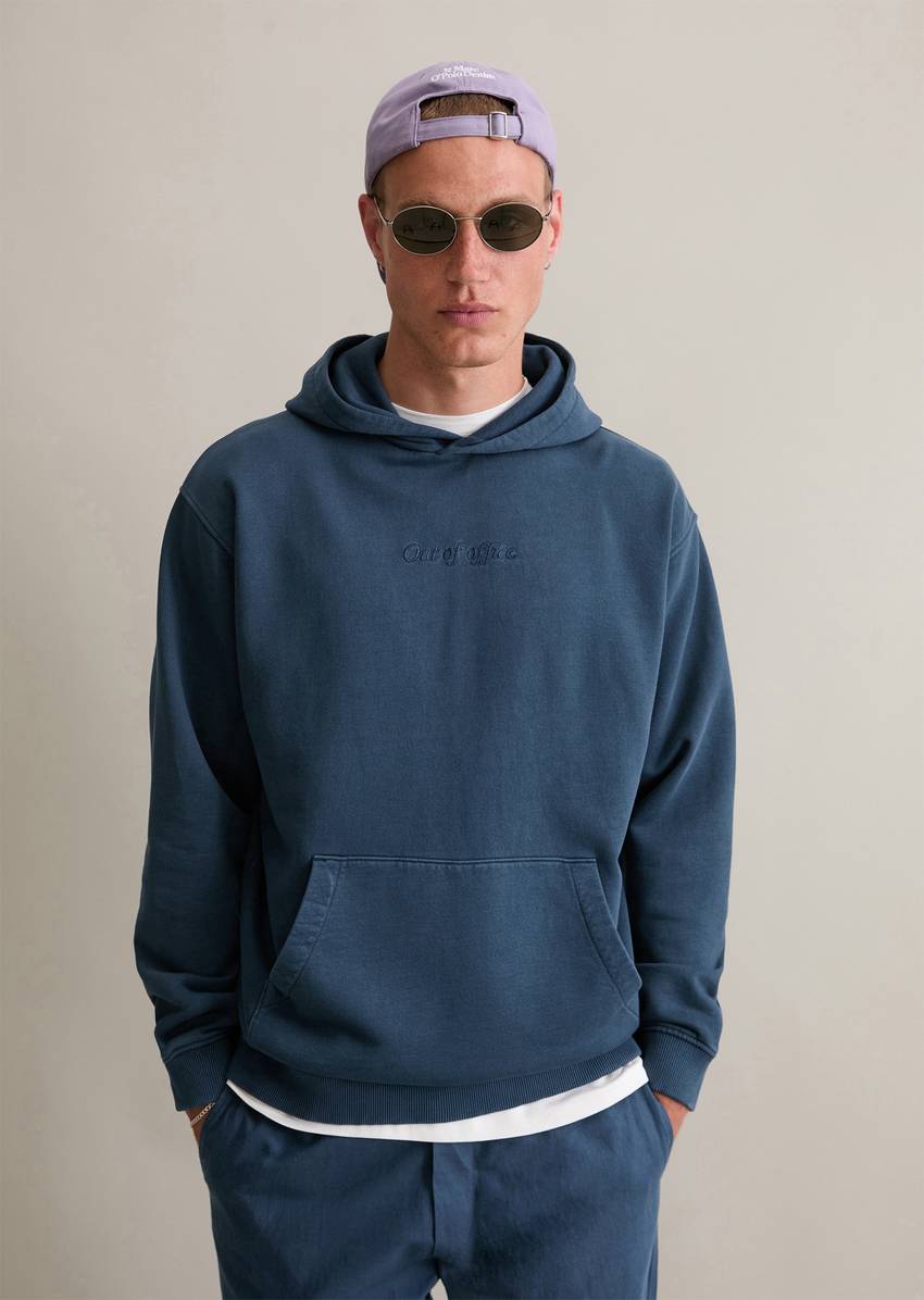 Relaxed logo hoodie made from recycled cotton