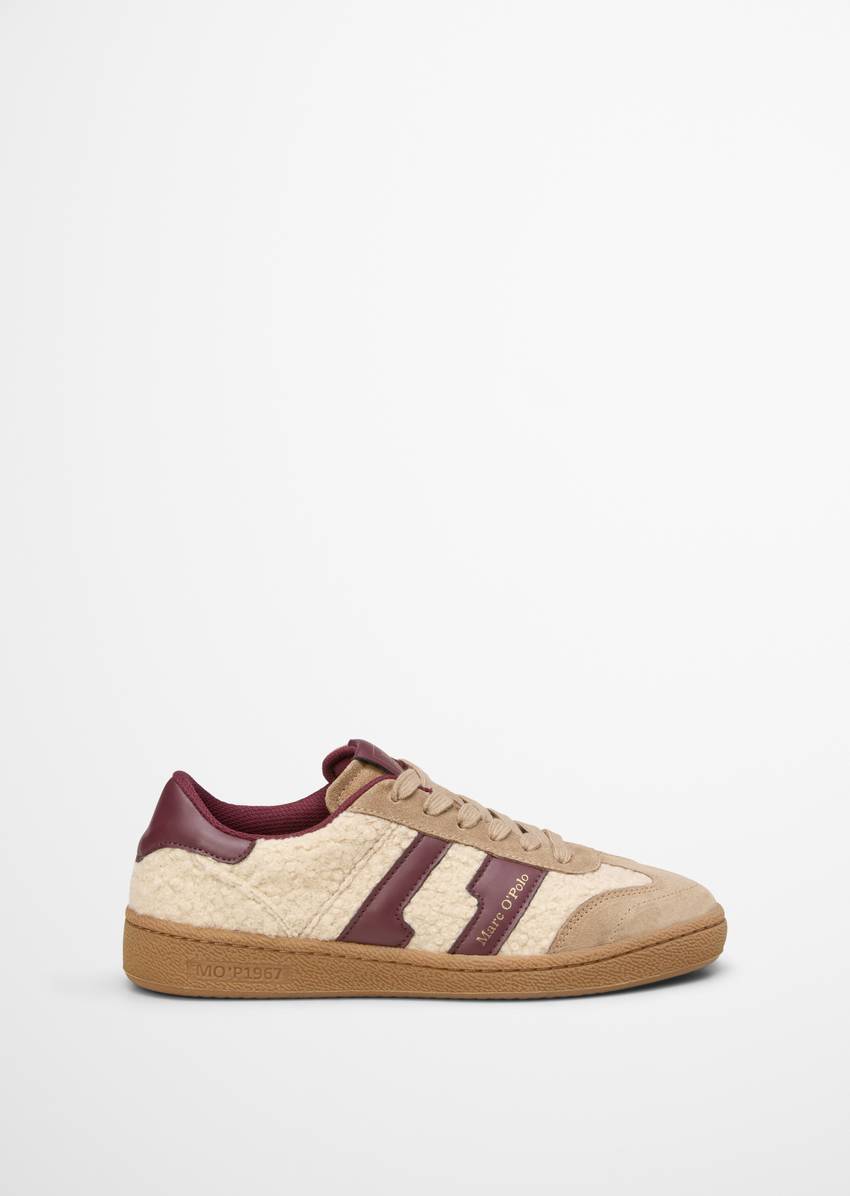 Sneaker made of leather and teddy fur