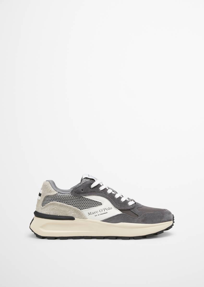 Sneaker Made from a high-quality material mix