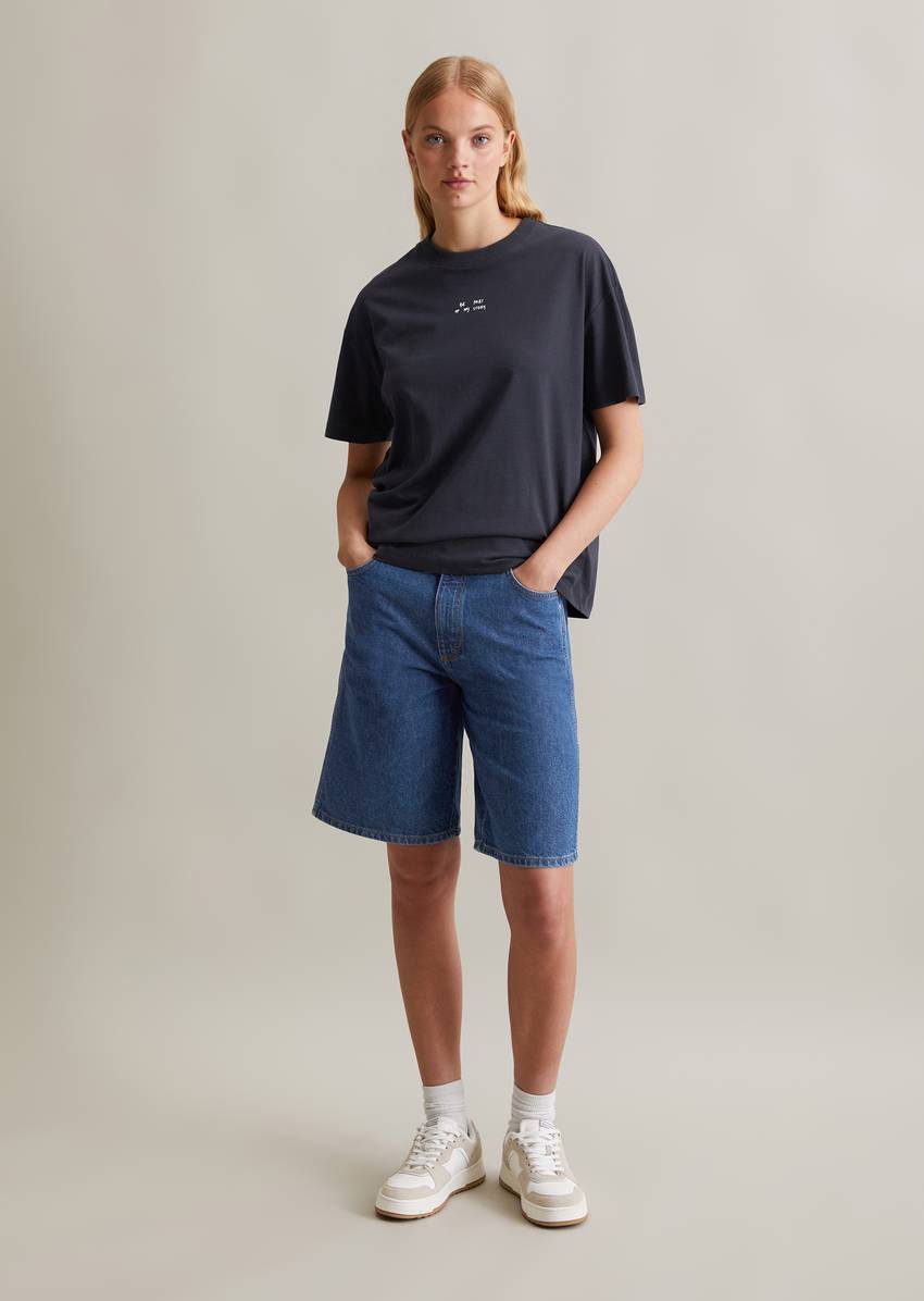 Basic relaxed T-shirt made from organic cotton