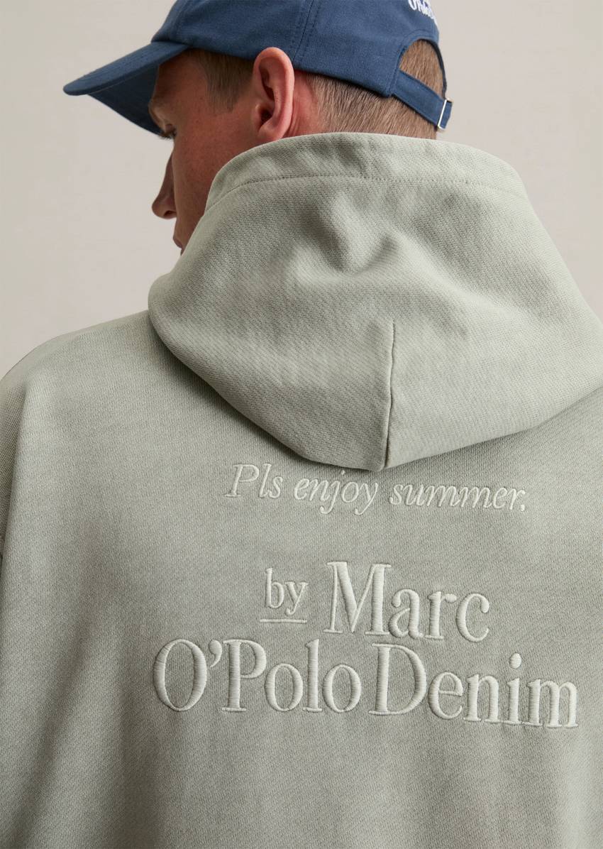 Relaxed logo hoodie made from recycled cotton