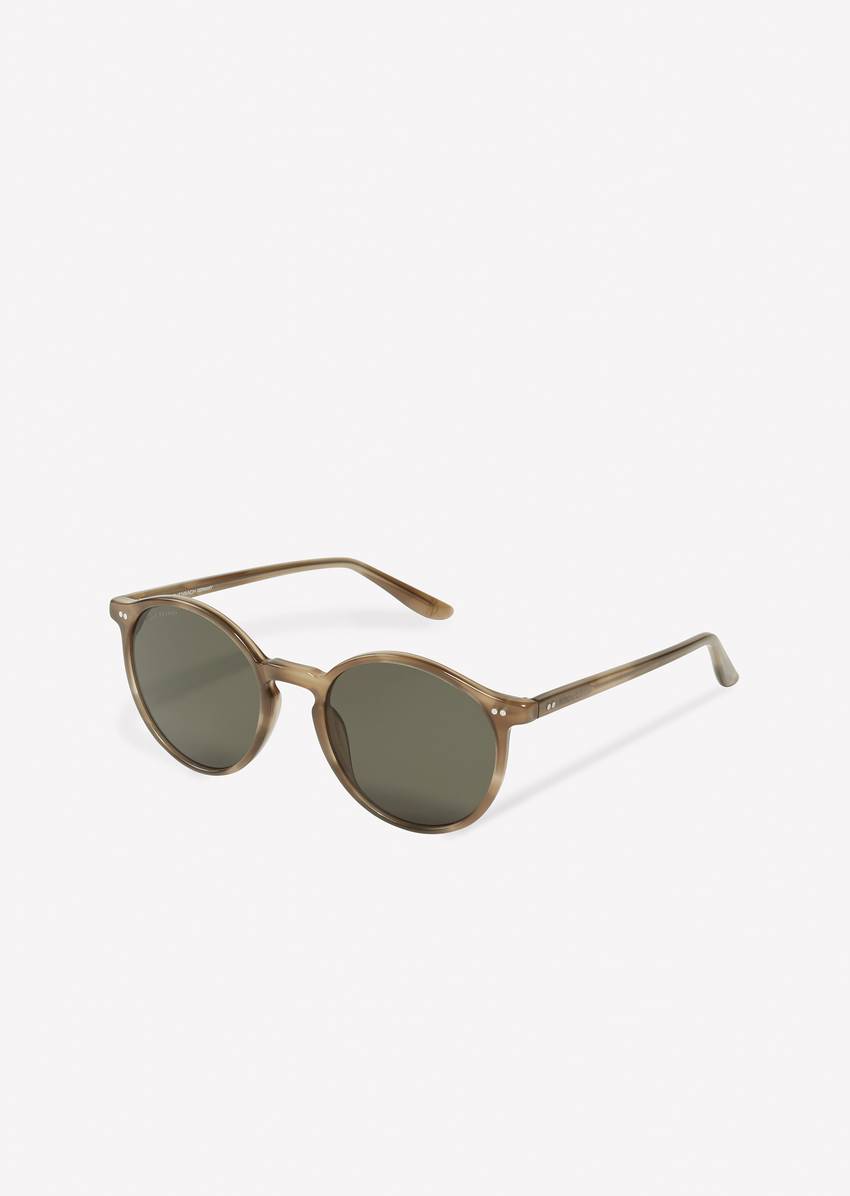 Unisex sunglasses in a retro look