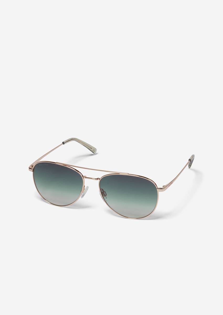 Unisex sunglasses in an aviator style