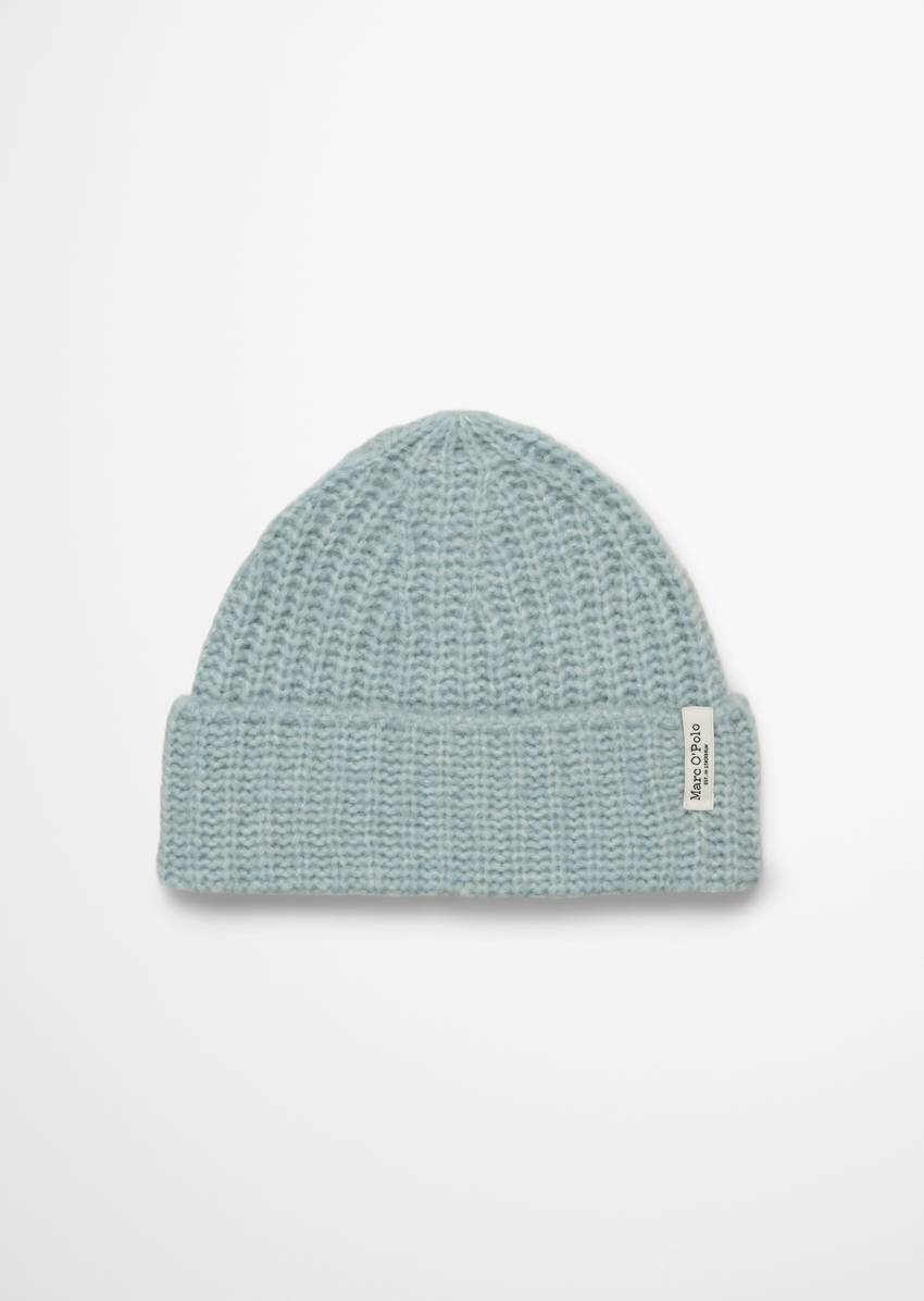 Cap made from a soft virgin wool blend