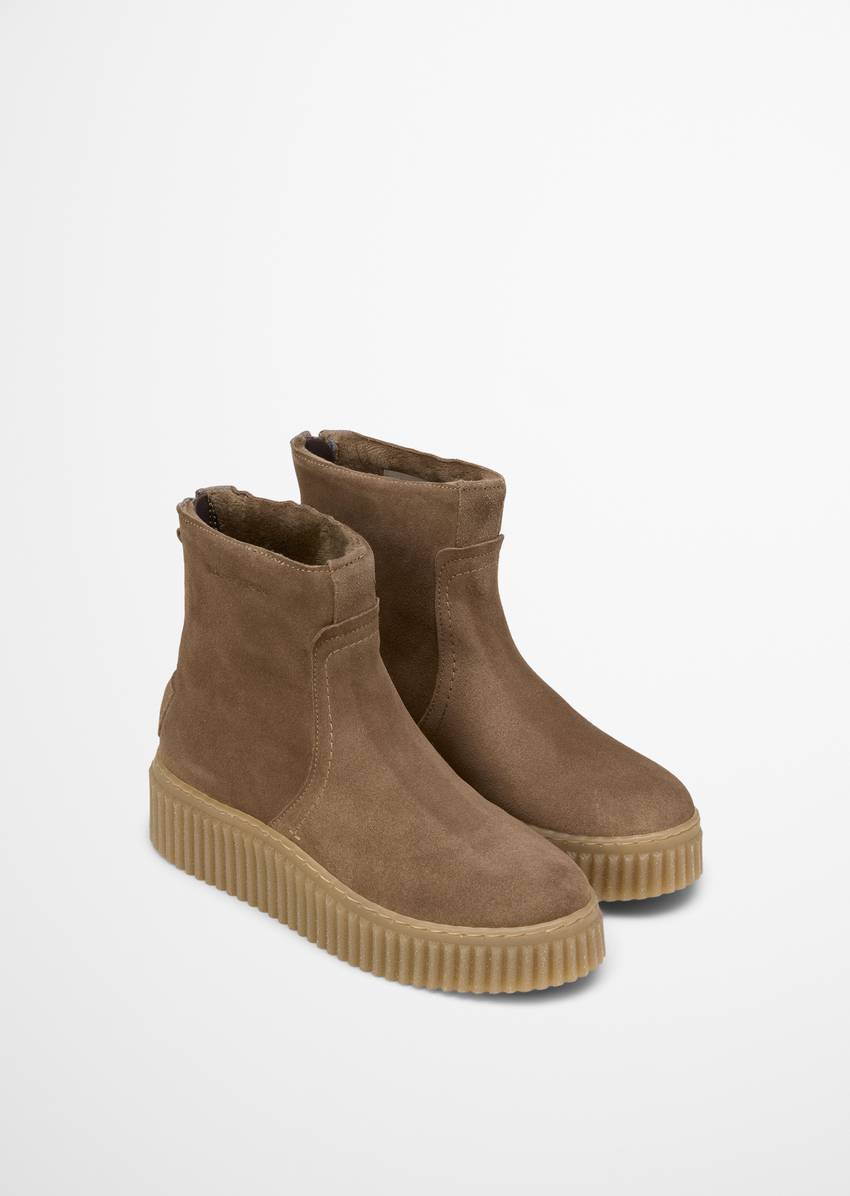 Zipper boot model Bianca made of suede with warm lining