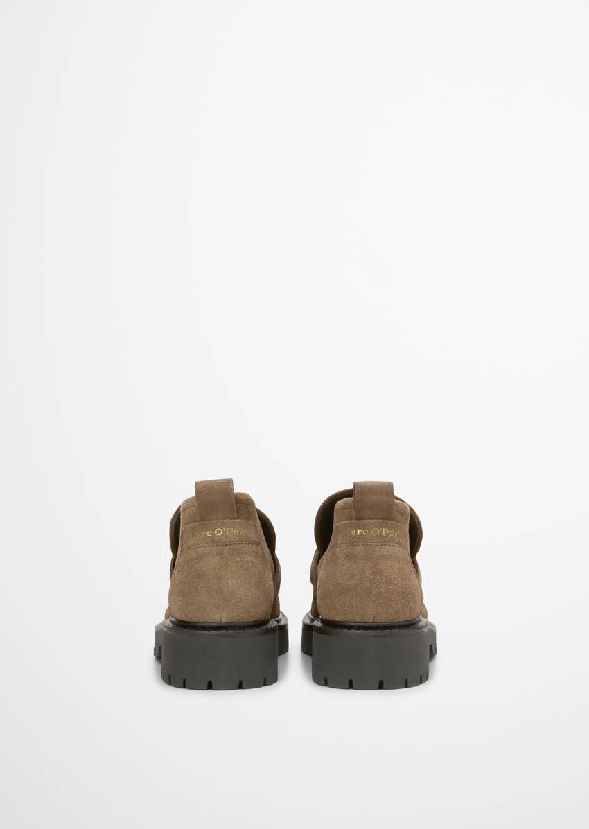 Loafer in mid-cut look made from suede