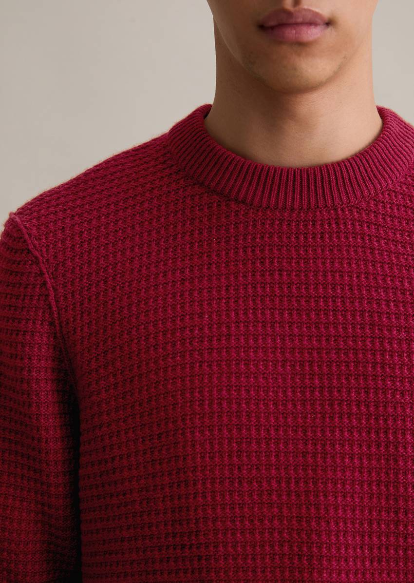 Wool sweater relaxed with a striking structure