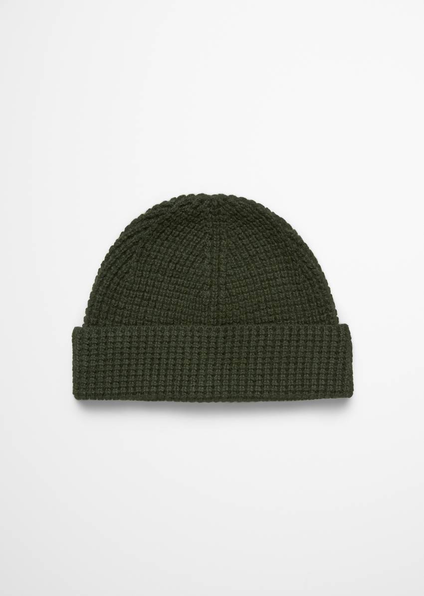 Cap made from a soft cotton/virgin wool blend