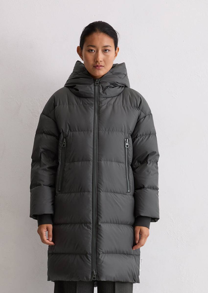 Hooded down coat fitted made from recycled polyester water-repellent