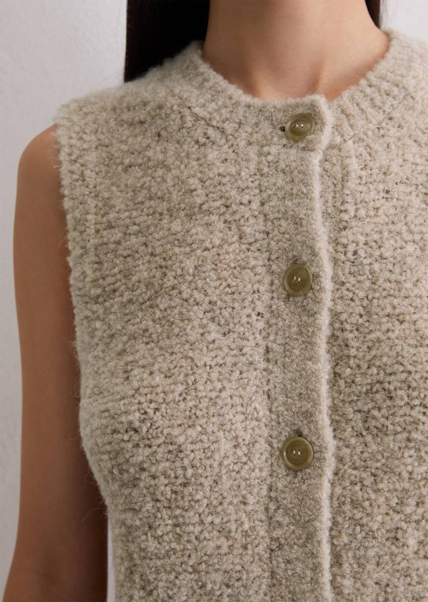 Regular sleeveless cardigan made from a wool/alpaca wool mix
