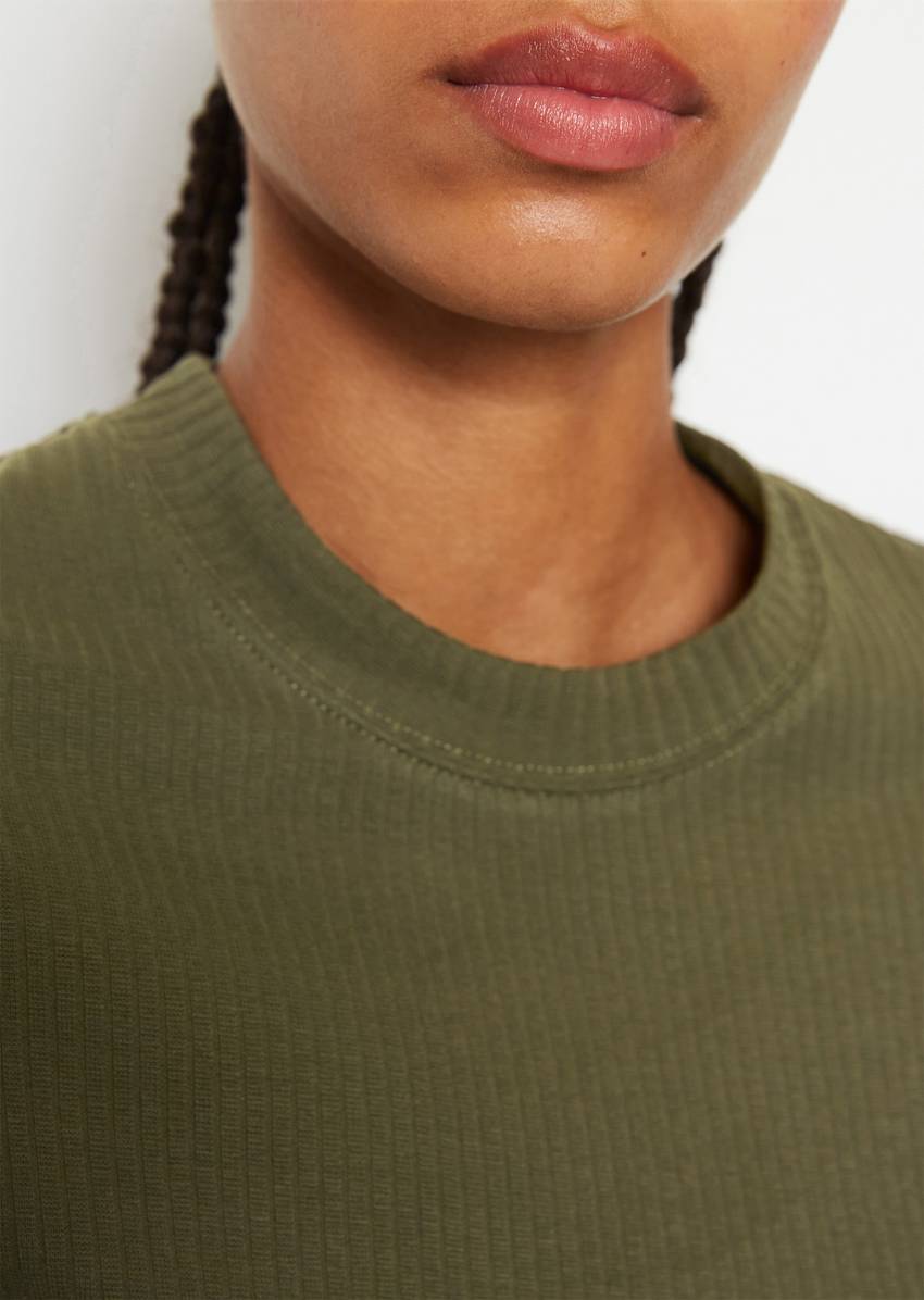 Ribbed jersey T-shirt slim Made from a stretchy organic cotton blend