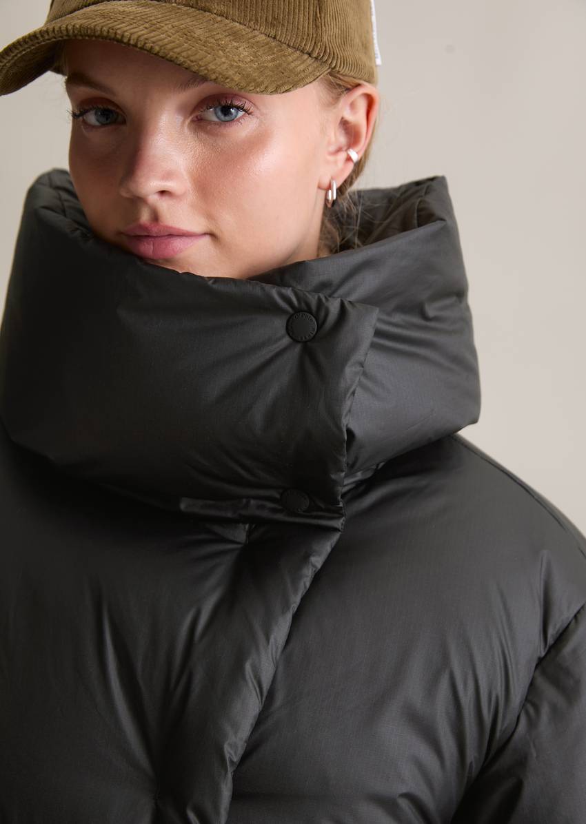 Down puffer jacket loose made from recycled polyester ripstop