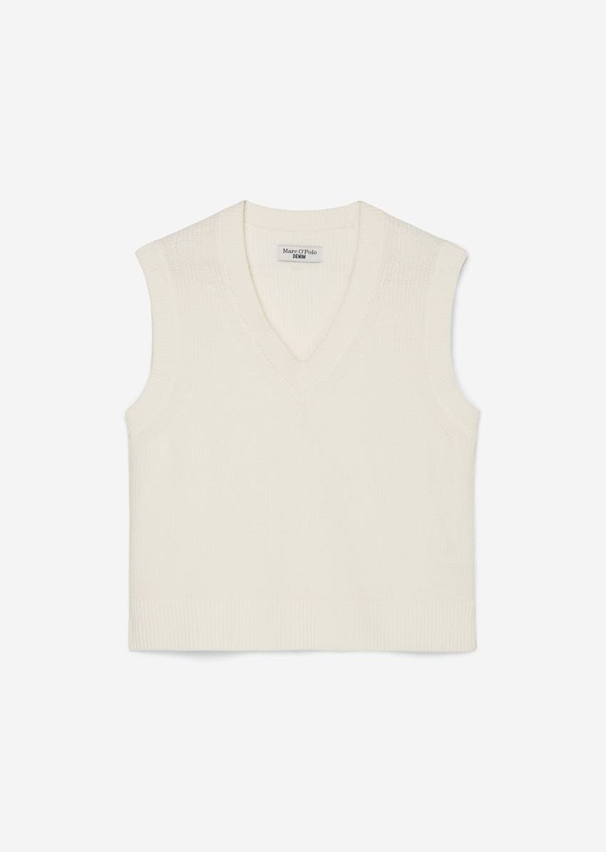 Sleeveless jumper in a regular fit made of pure organic cotton