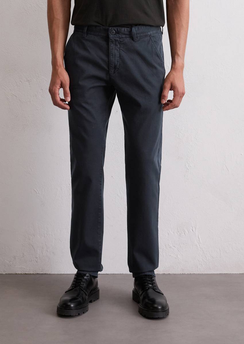 Chino model Stig shaped made from an organic cotton blend