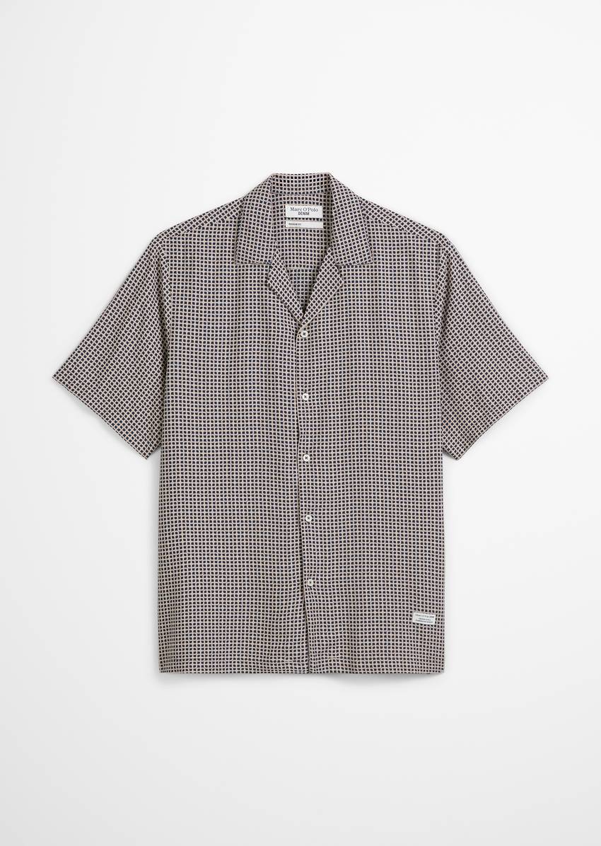 Regular short-sleeved shirt made from soft viscose