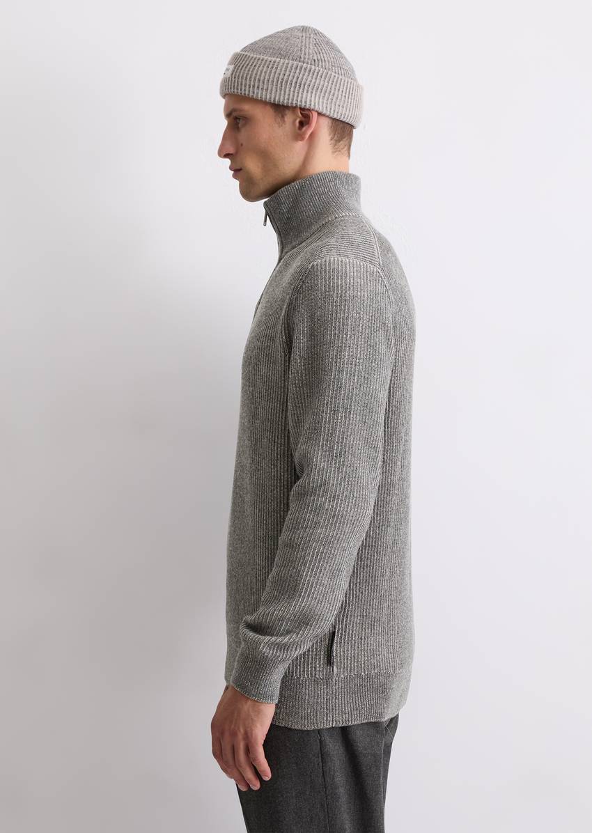 Troyer regular made from a cotton/virgin wool blend