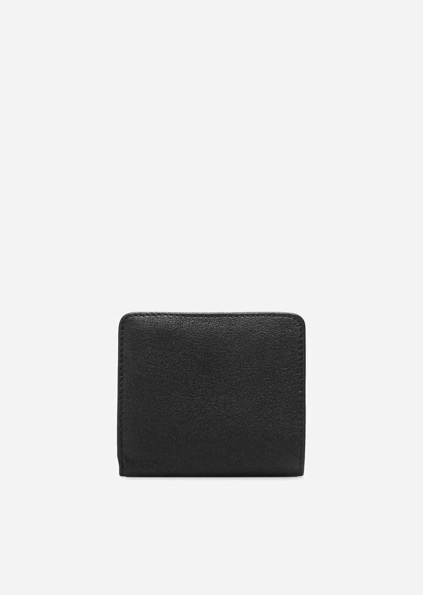 Wallet made of high-quality leather material
