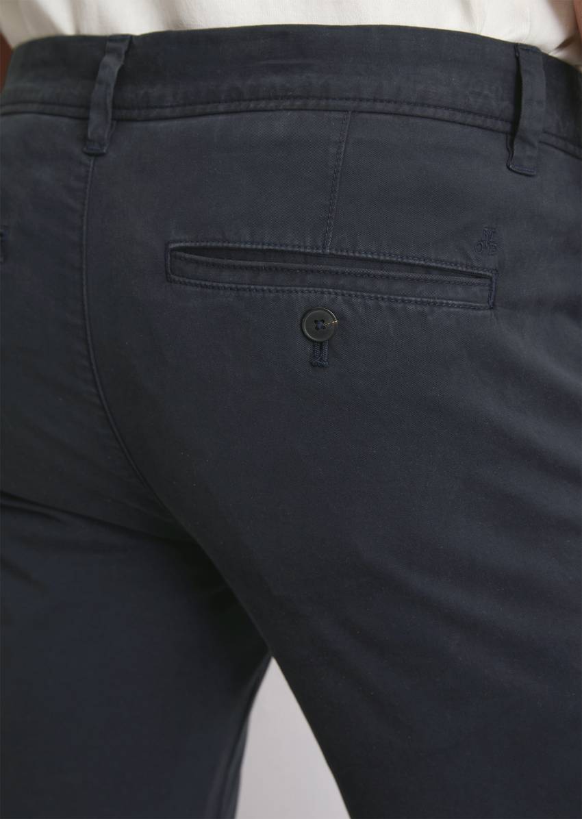 Chino model Stig shaped made from an organic cotton blend