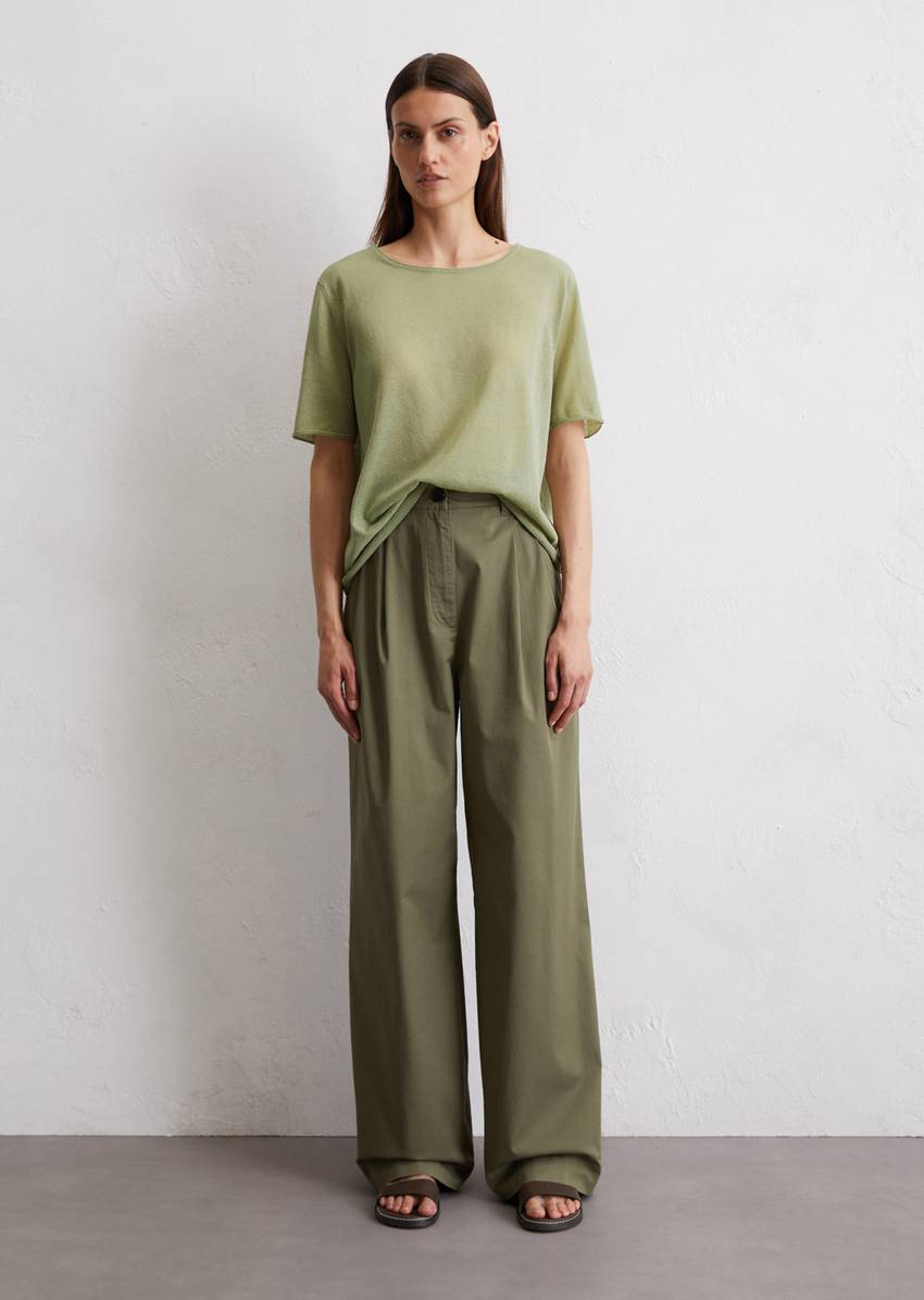 Short sleeve sweater loose made from an organic cotton blend