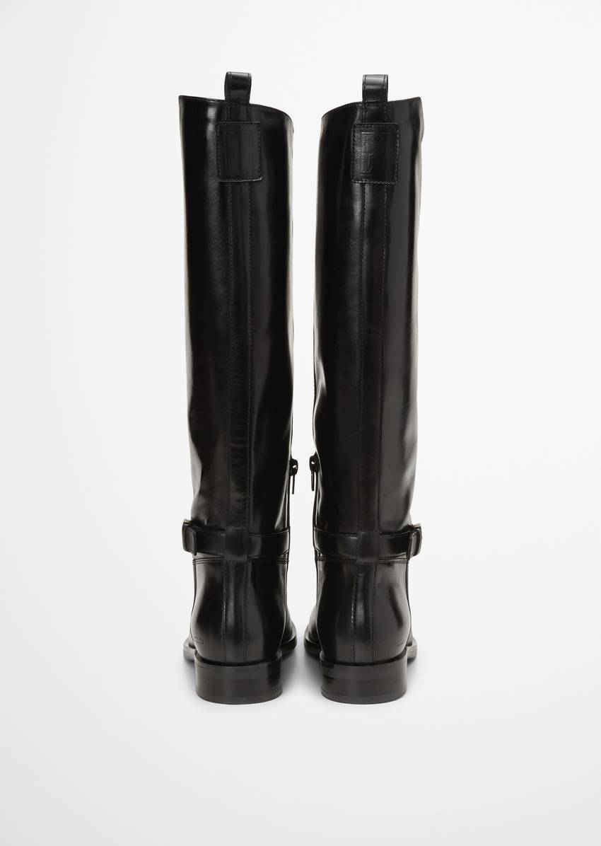 Long-shaft boots with riding boot character