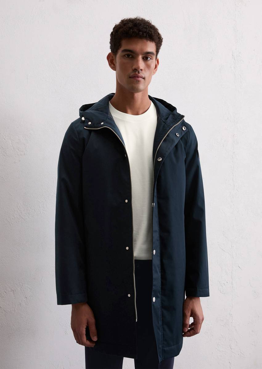 Short coat with hood in carcoat style