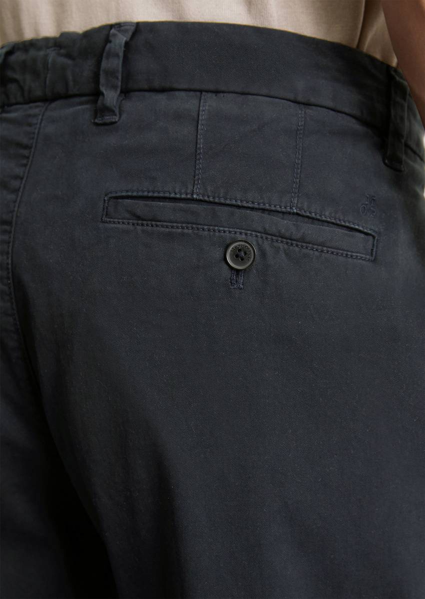 Chino model Osby tapered made from an organic cotton blend