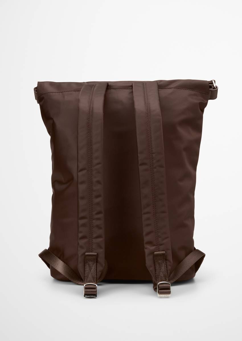 Backpack medium made from recycled material