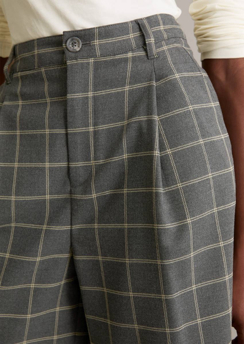 Checked Bermuda wide with recycled polyester and viscose