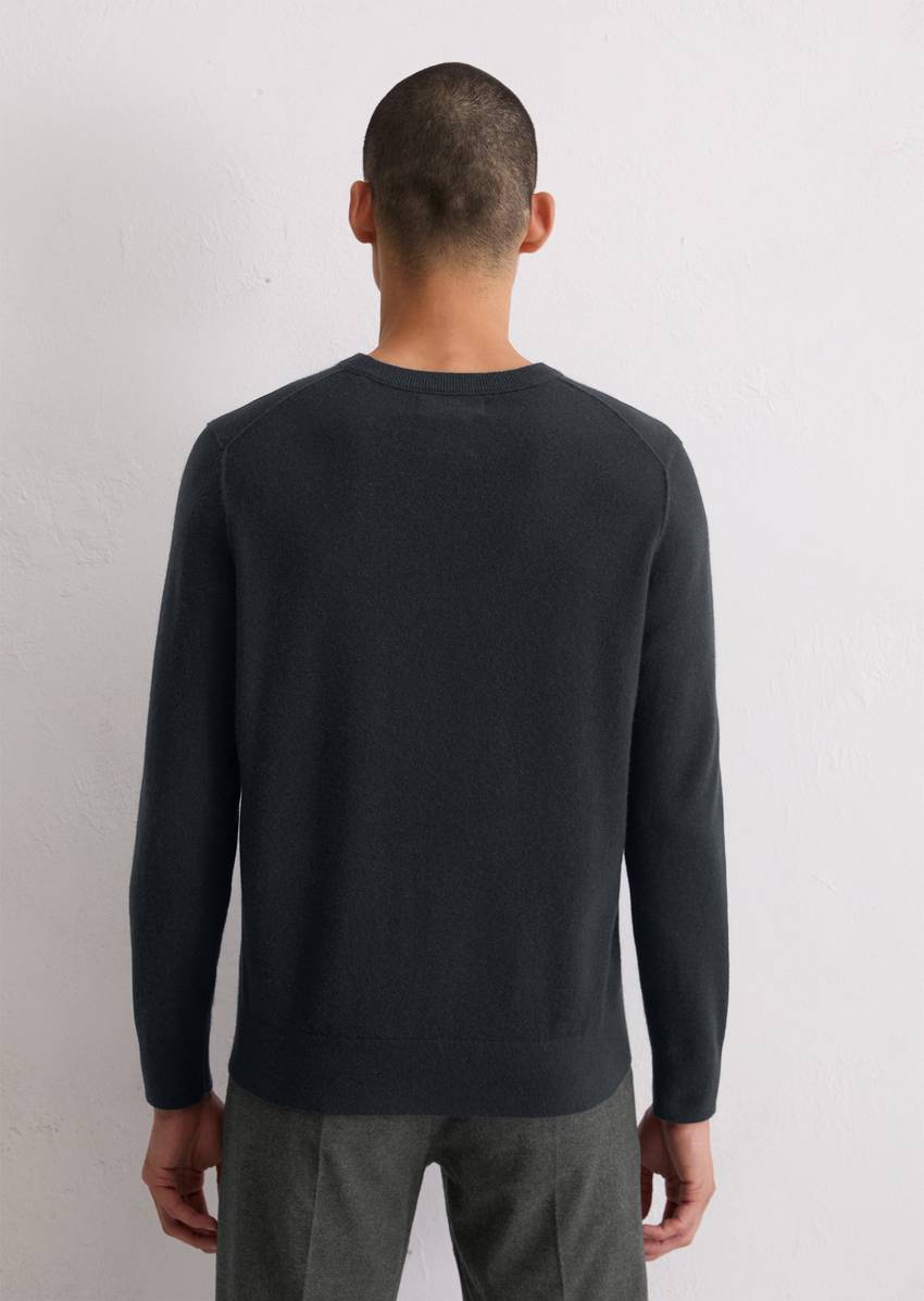 Sweater regular made from the finest cashmere