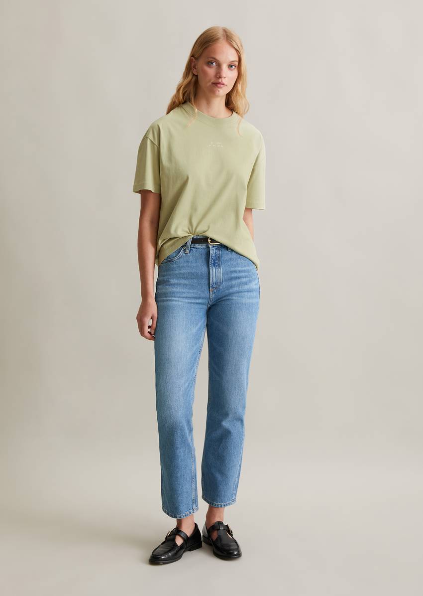 Basic relaxed T-shirt made from organic cotton