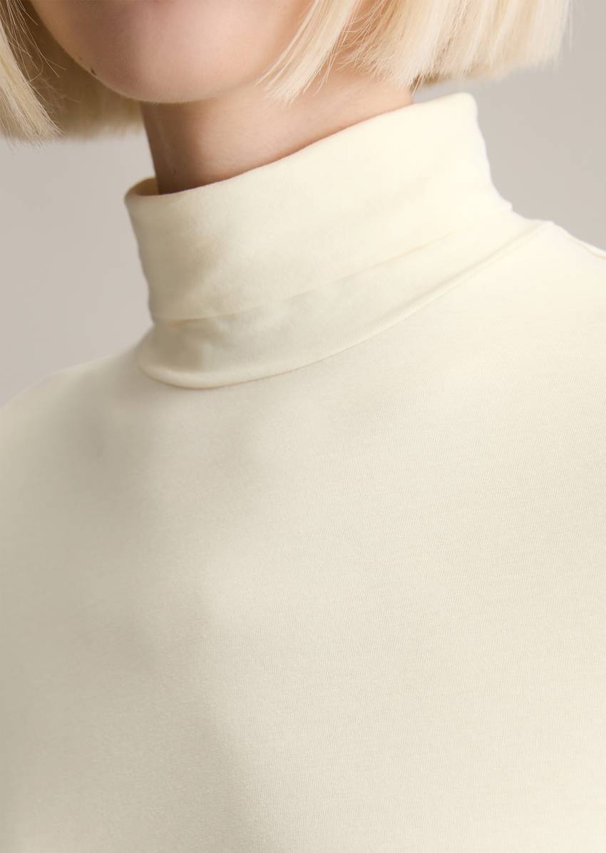 Turtleneck longsleeve slim made from stretchy single jersey