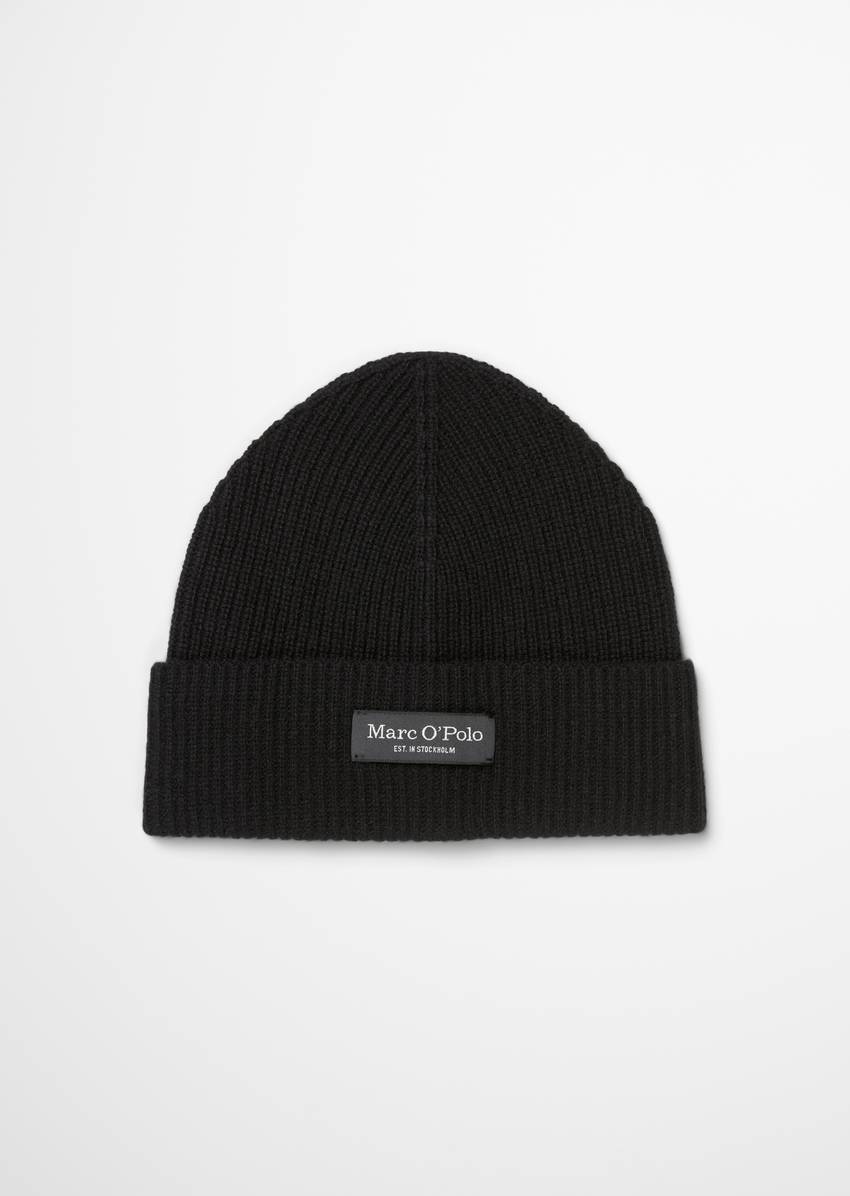 Hat & scarf set made from a soft virgin wool blend