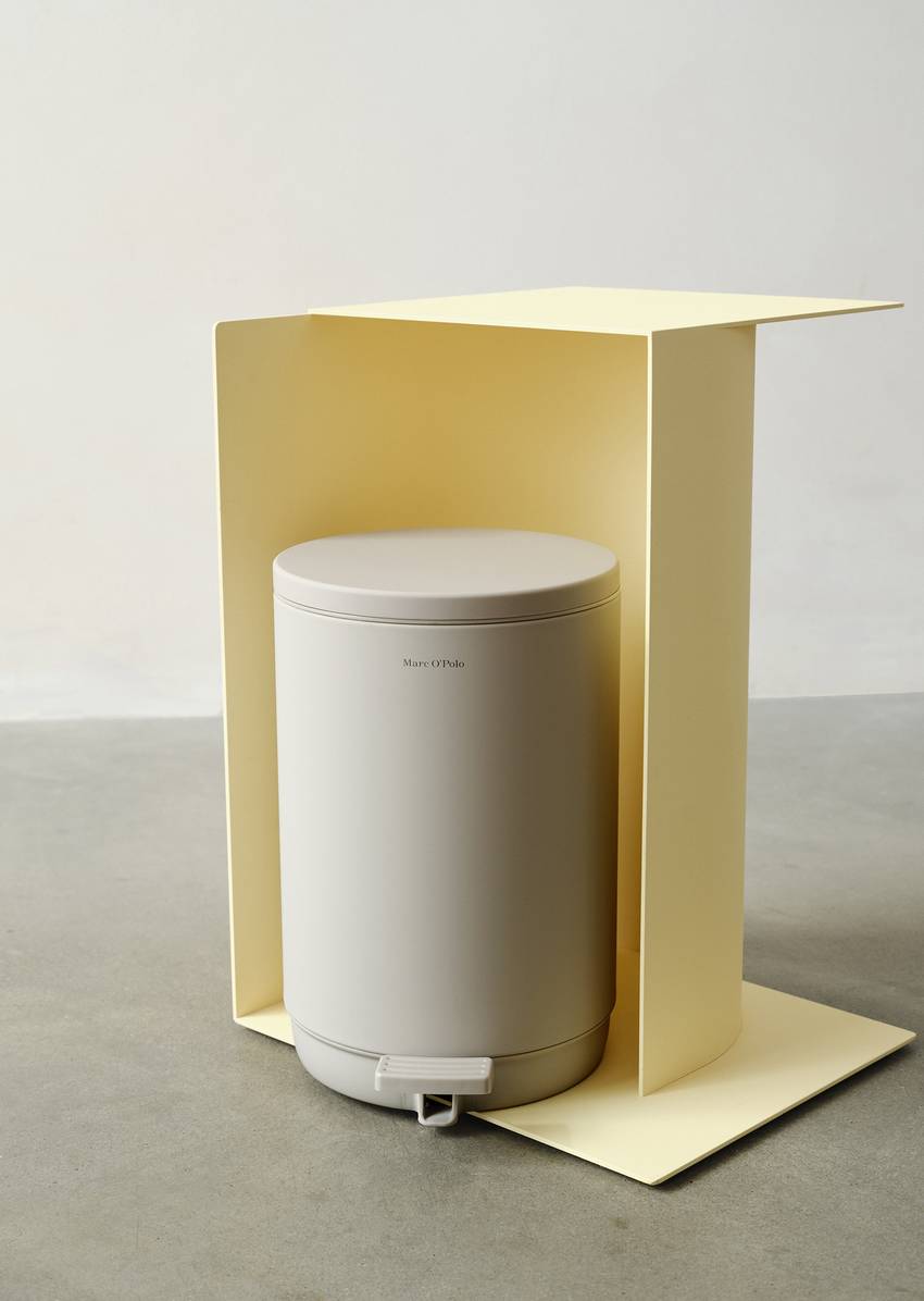 Pedal bin model The Curve with soft touch surface