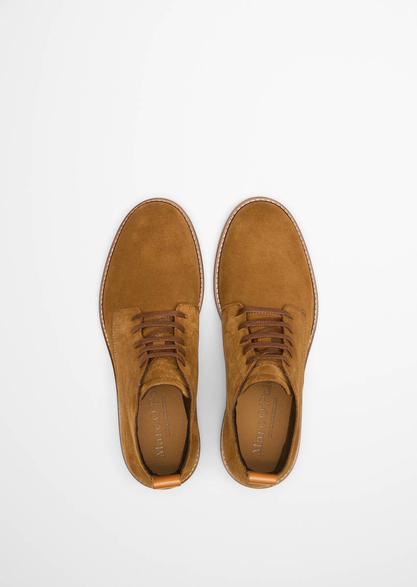 Desert Boot Model Linus made from soft suede cowhide