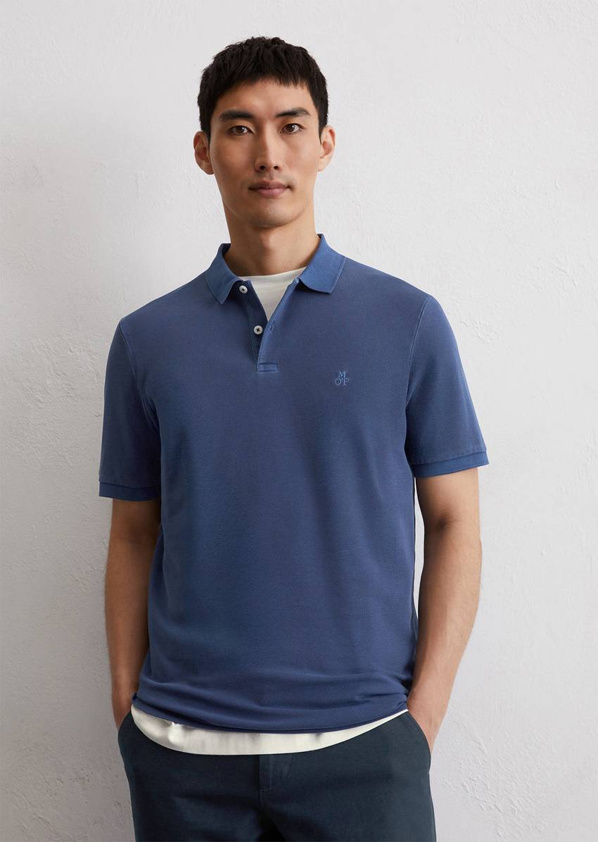 Piqué shaped polo shirt made of organic stretch cotton fabric