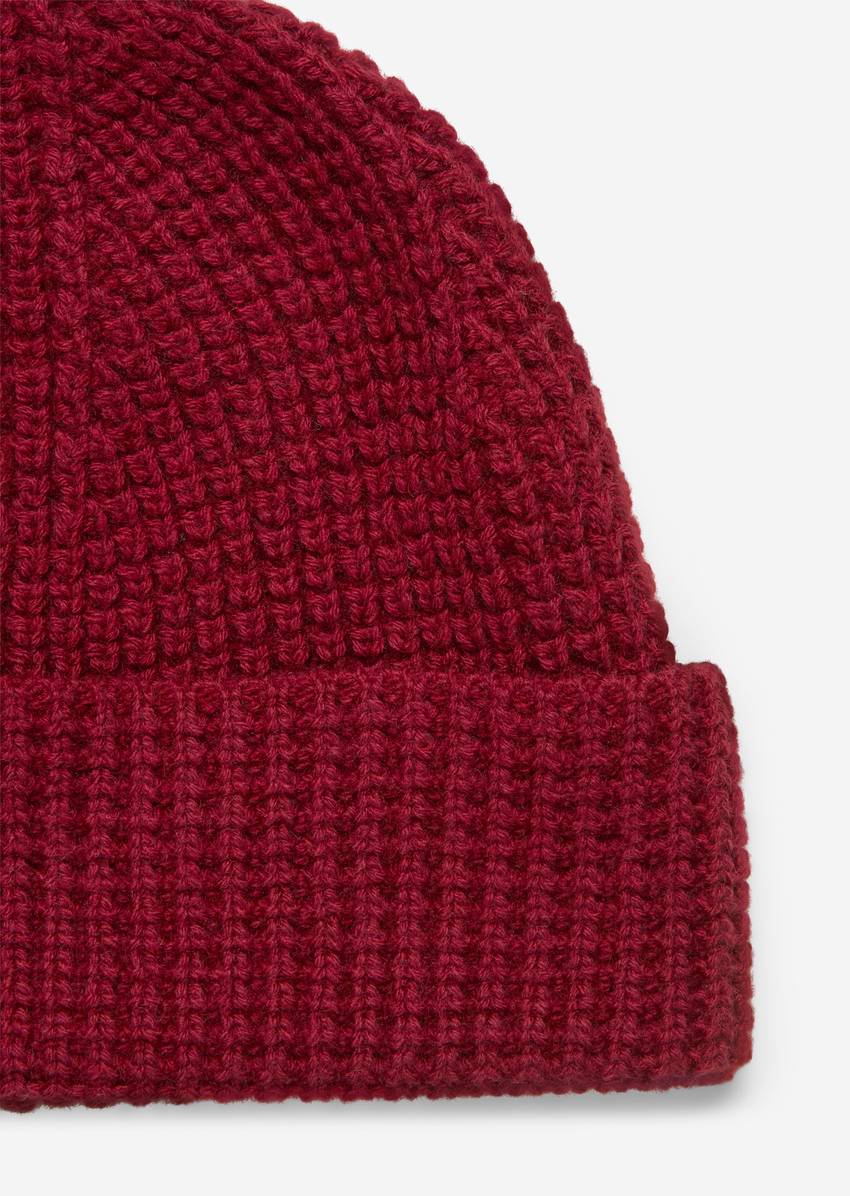 Cap made from a soft cotton/virgin wool blend