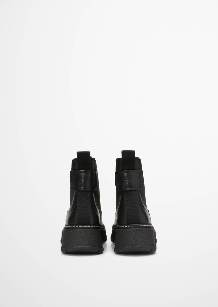 Chelsea boot model Elisa with lightweight TR outsole