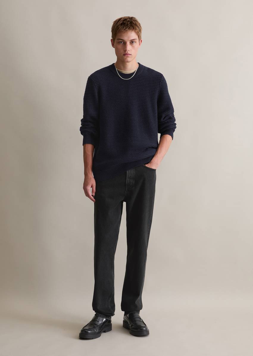 Wool sweater relaxed with a striking structure