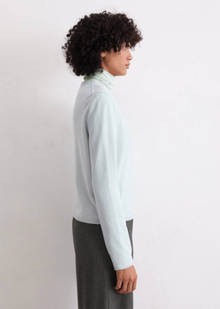 Cardigan slim made from a virgin wool/viscose mix