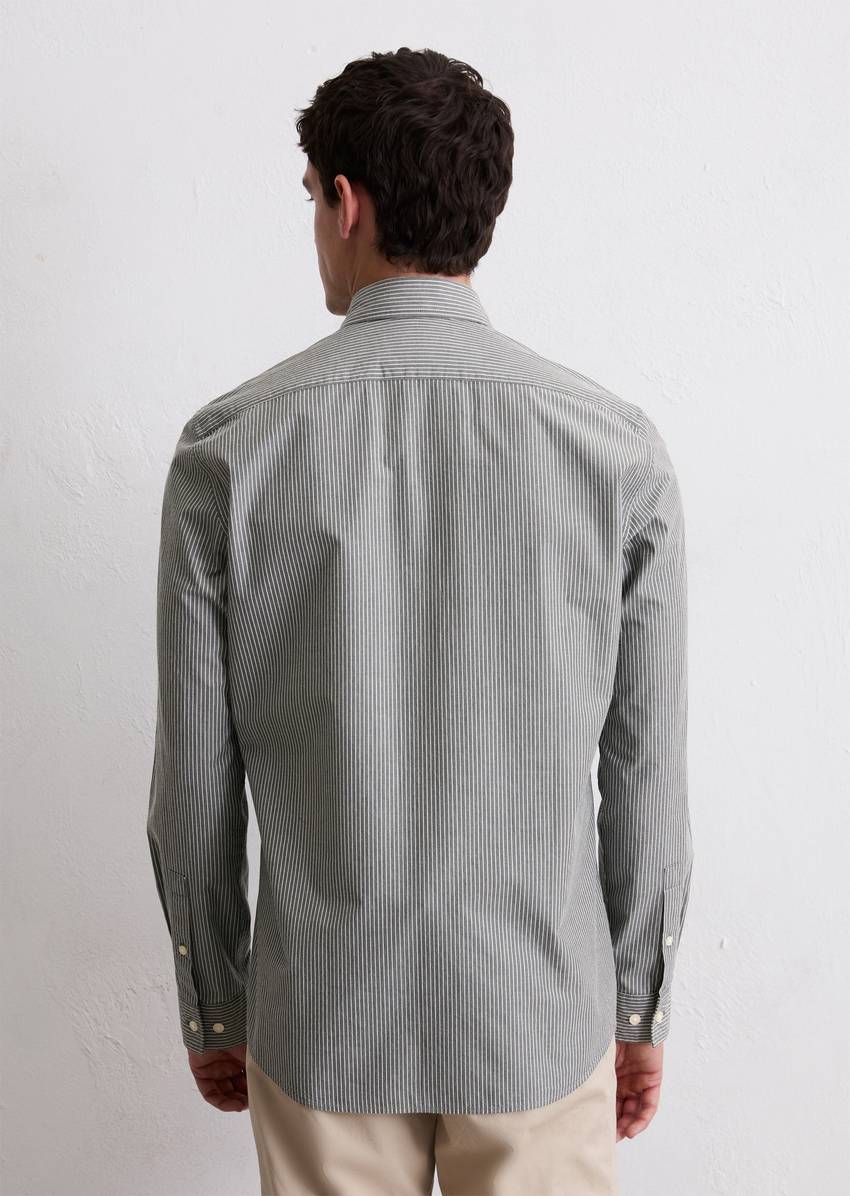 Shirt shaped with yarn-dyed stripe pattern