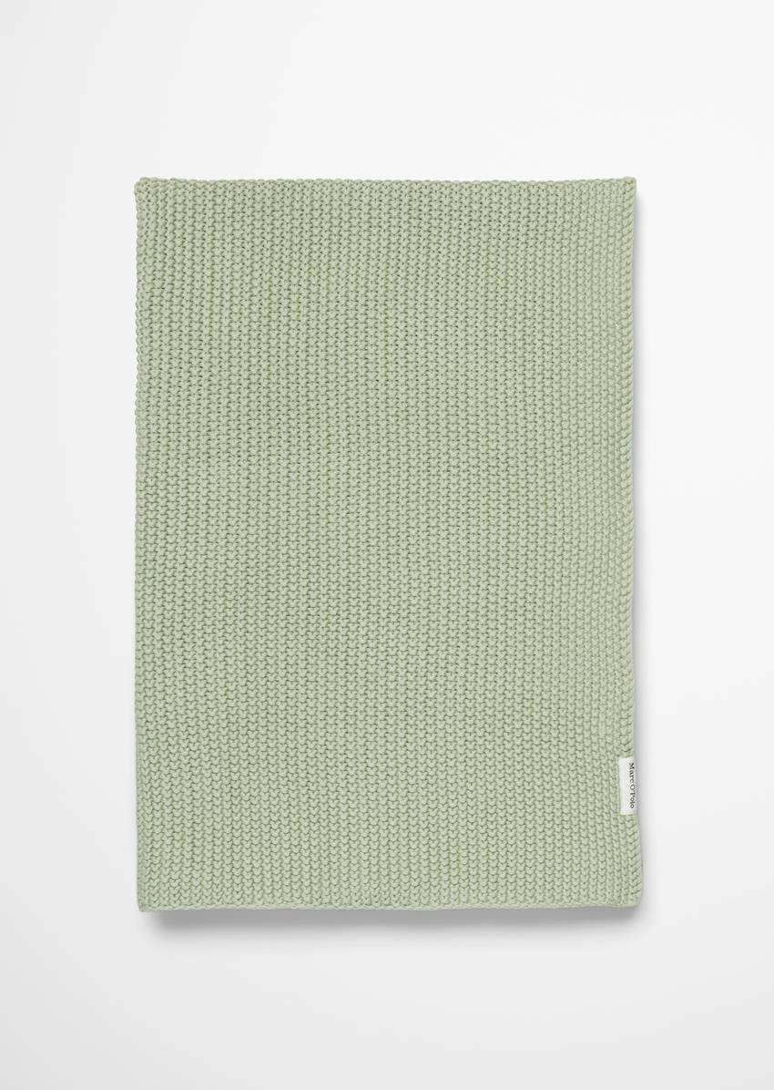 Plaid Model Nordic Knit made from pure organic cotton