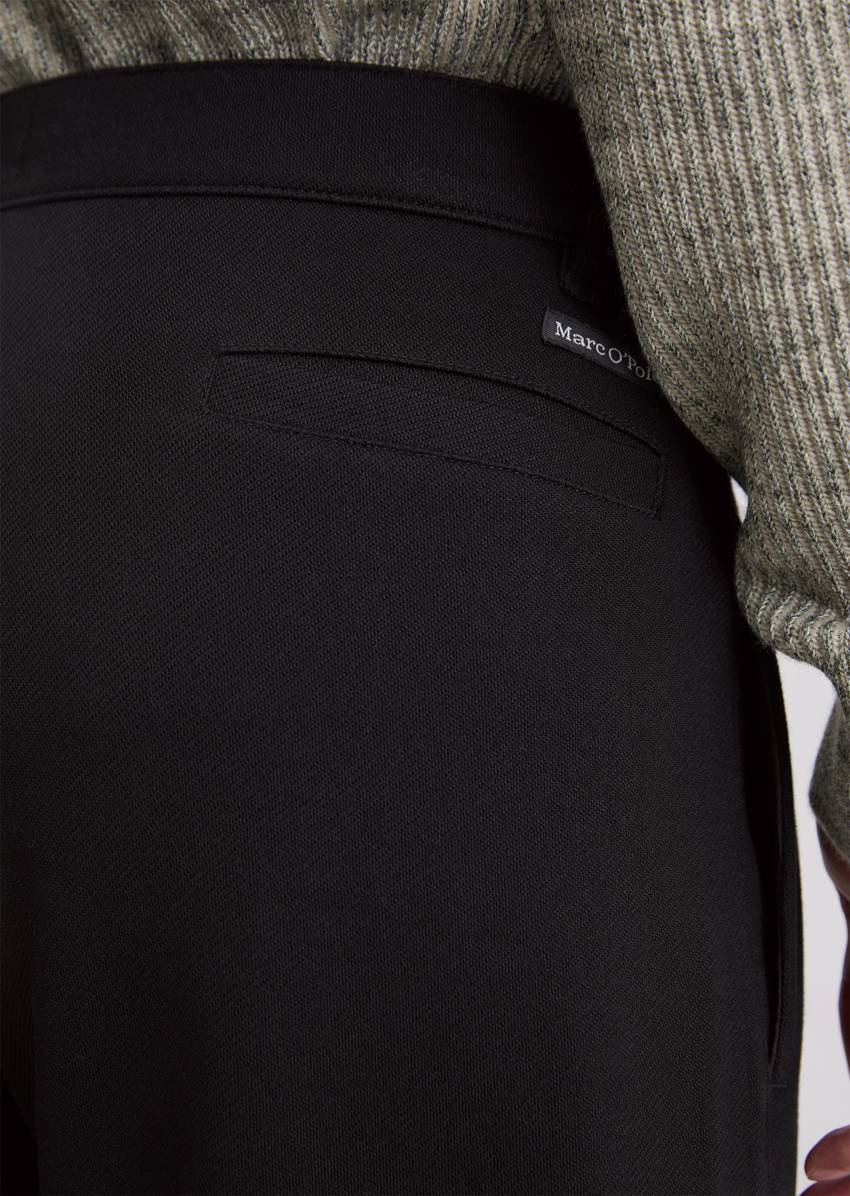 Relaxed jersey pants made from a stretchy organic cotton blend