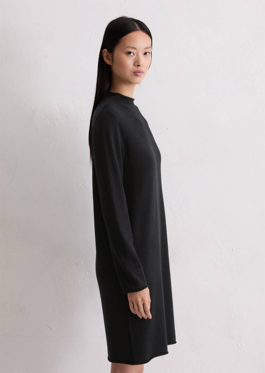 Knitted dress regular made from a fine virgin wool/viscose blend