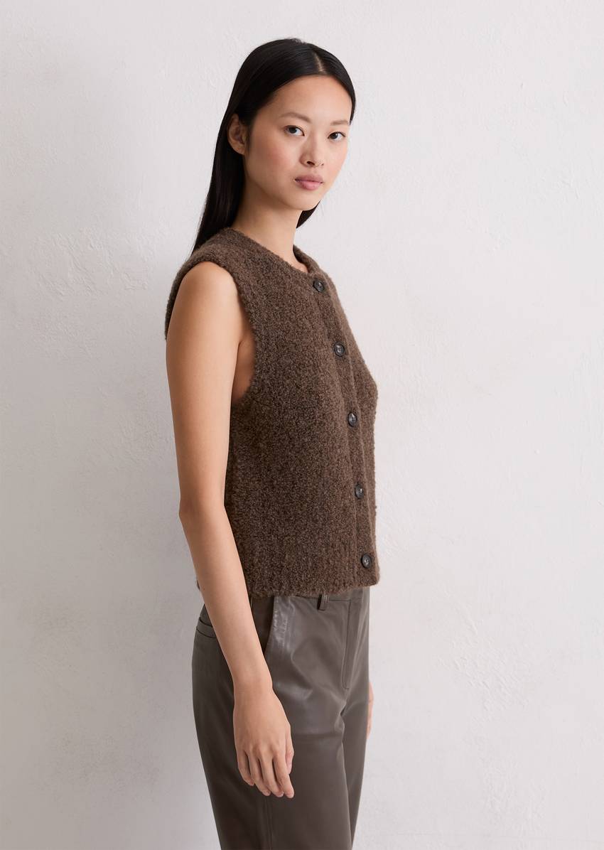 Regular sleeveless cardigan made from a wool/alpaca wool mix