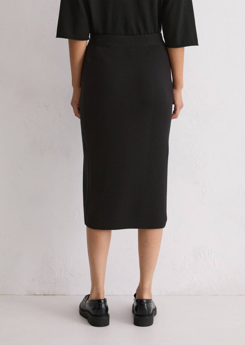 Rib knit skirt shaped made from a soft virgin wool blend