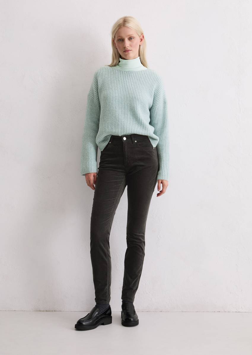 Velvet pants model Alkea slim made from an organic cotton stretch blend