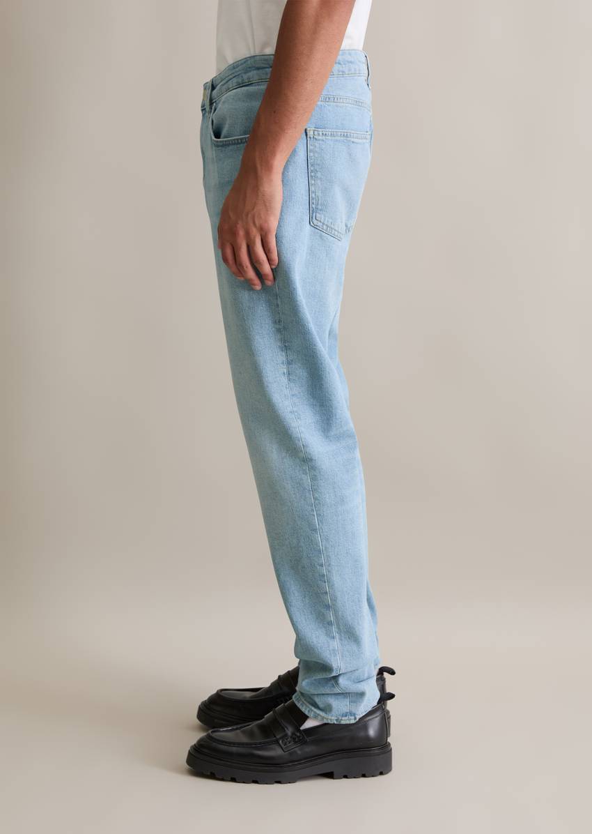 Jeans model Aric shaped made from an organic cotton blend