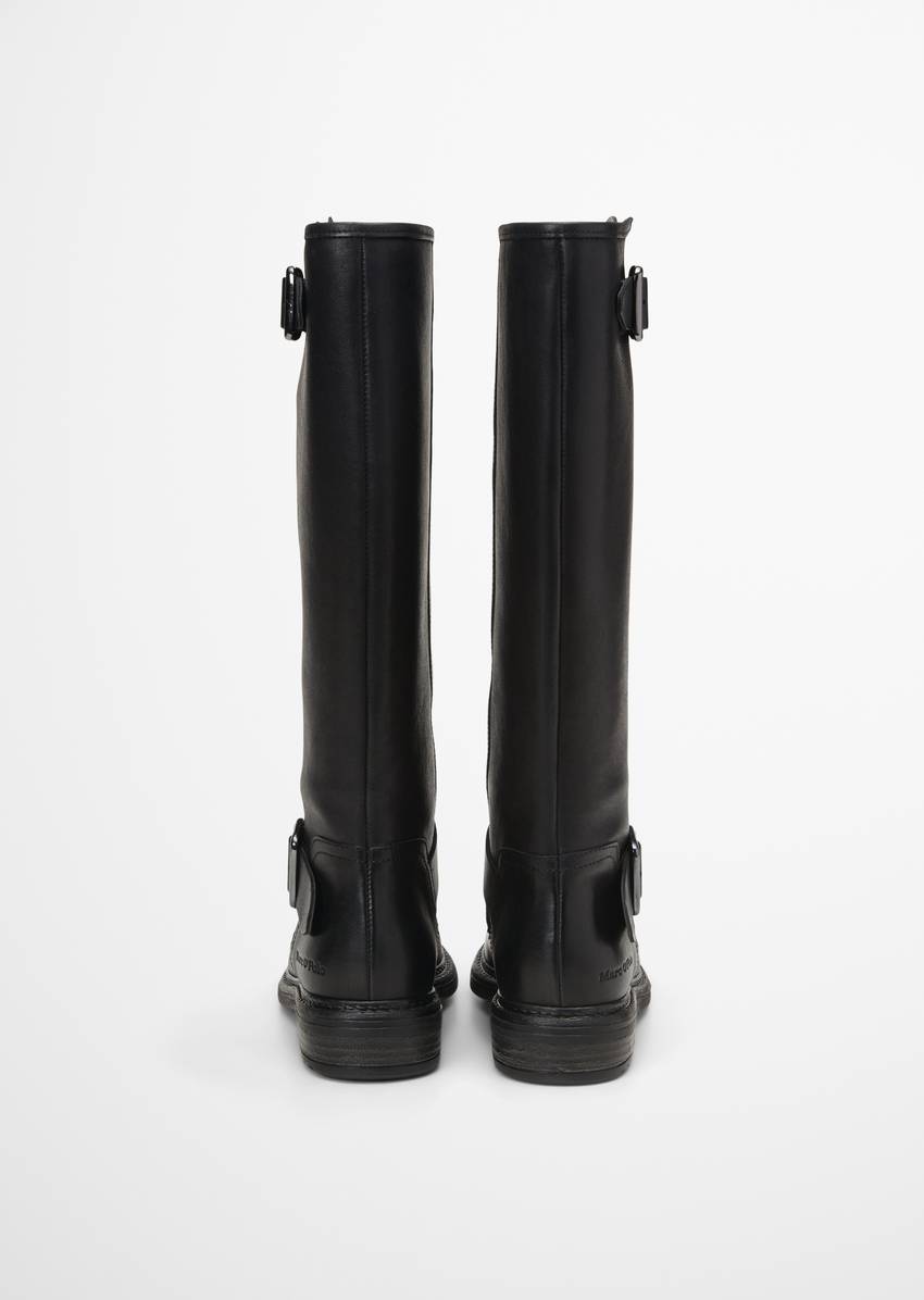 Long-shaft boots with two decorative straps