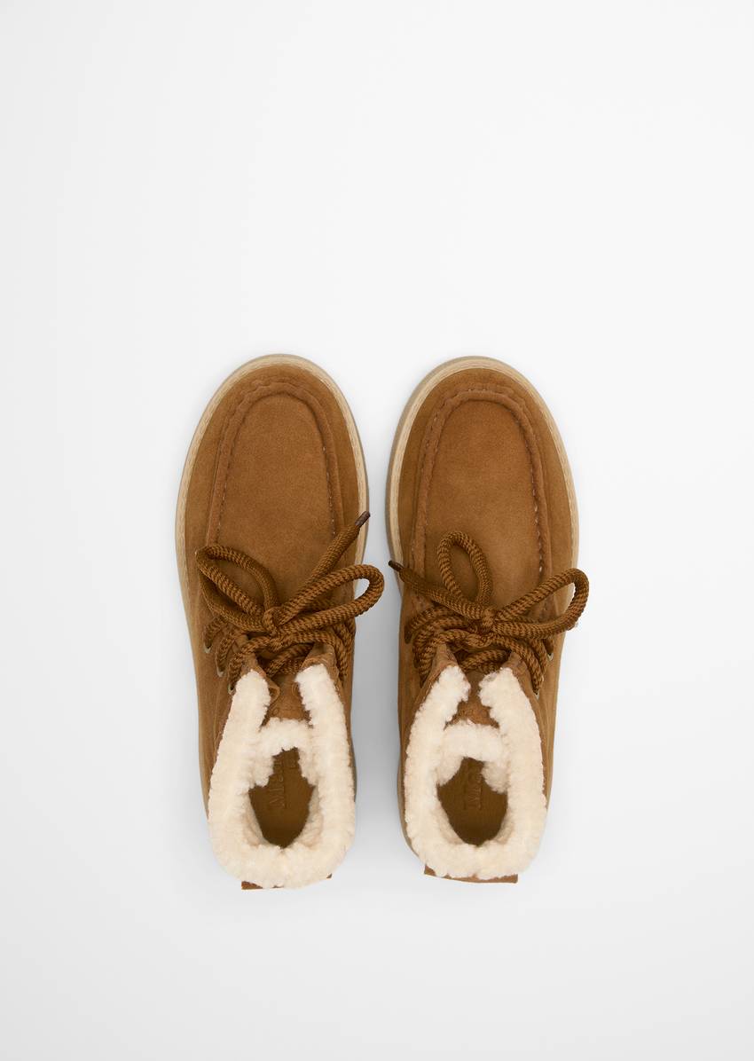 Lace-up model Pia with fluffy warm lining