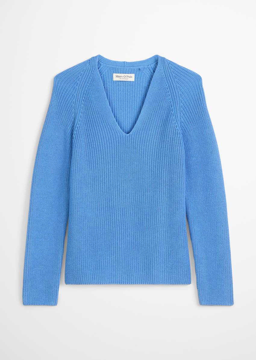 V-neck knitted sweater relaxed made from soft cotton yarn